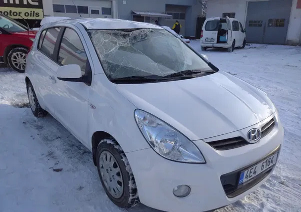 Hyundai i20 cena 8000 przebieg: 58770, rok produkcji 2011 z Mońki małe 92